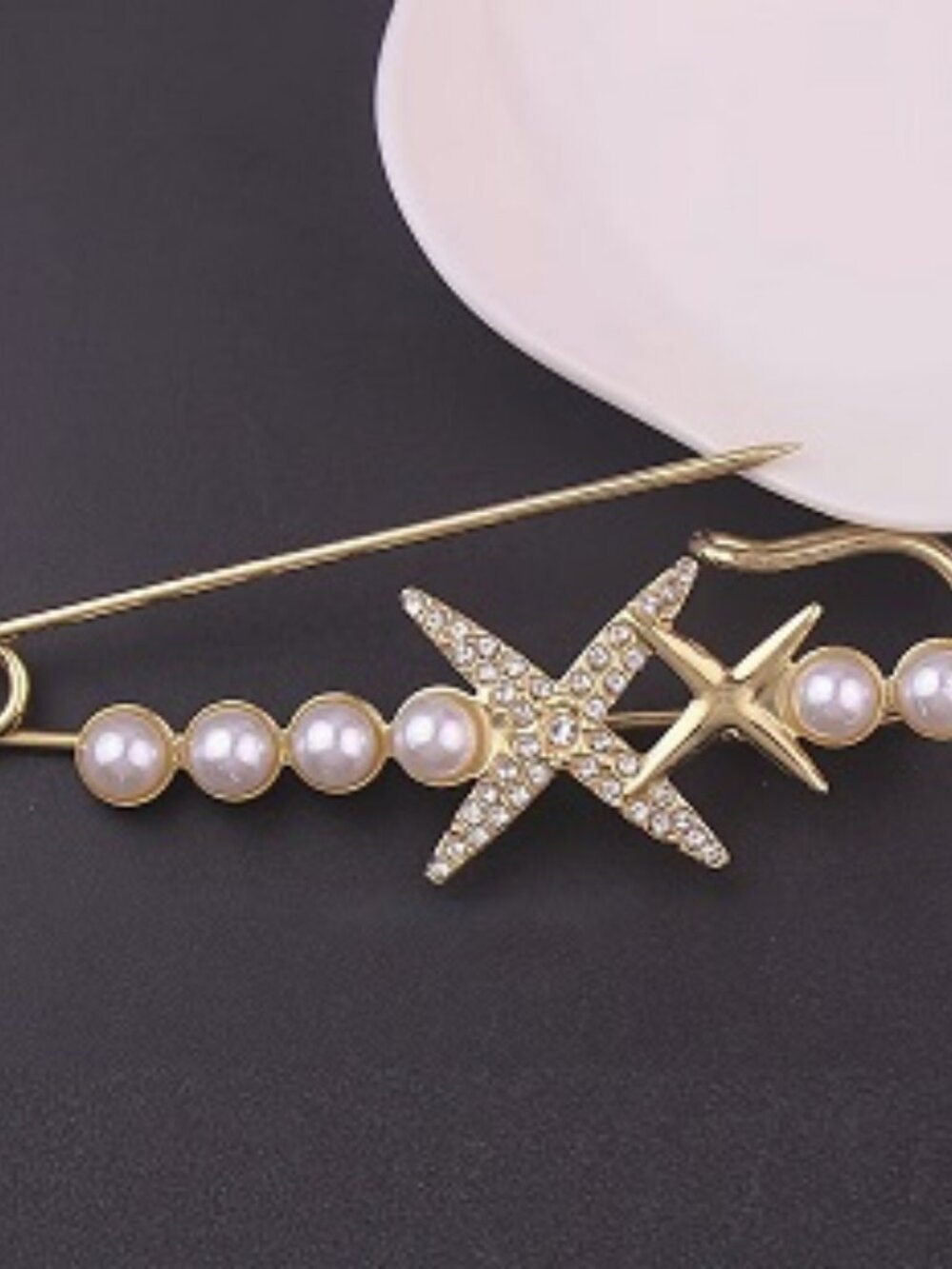Brooch / Lapel Pin ~ Butterfly Safety Pin Crystals & Amor Pearls DP-1627